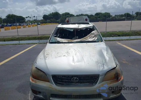 2004 Lexus Is 300 z USA, uszkodzony, nr VIN JTHBD192940087361